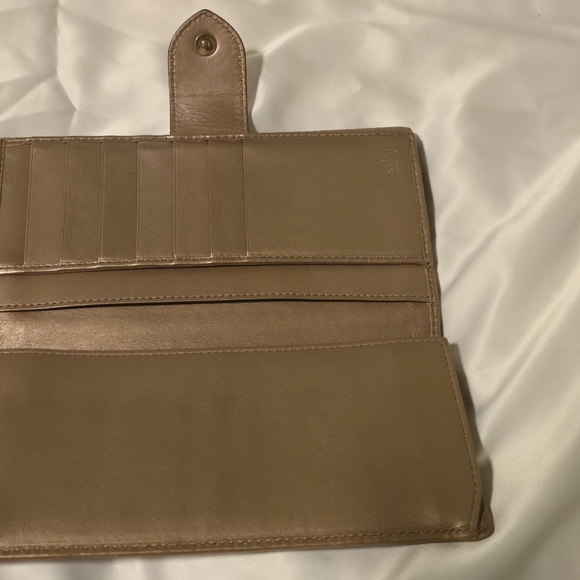 EUC Gucci Golden Guccissima Trifold Wallet in Box - Picture 2 of 11